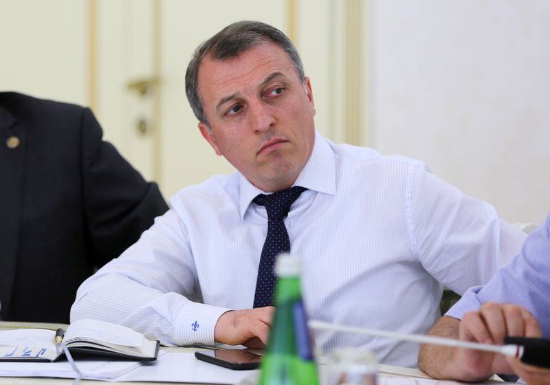 Артём Здунов: «Если районам нужны доктора, главы должны активизироваться»