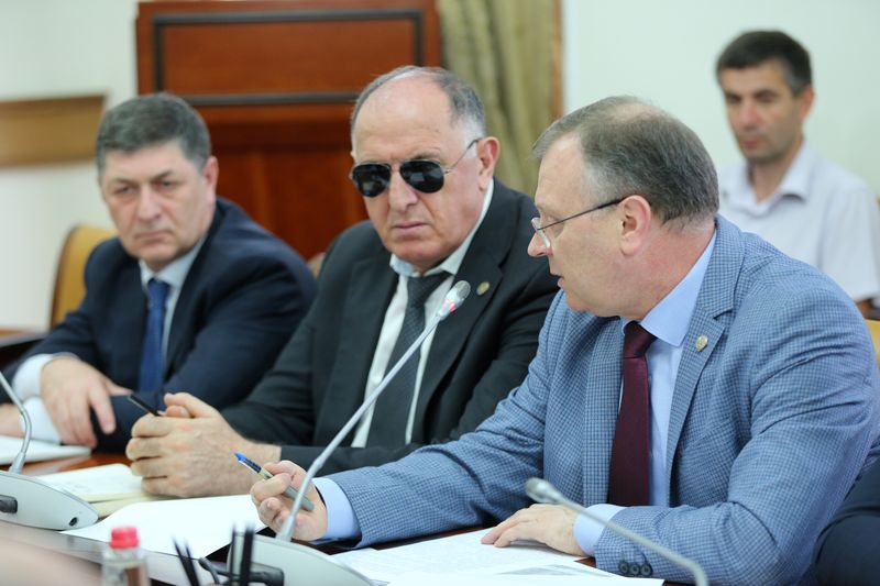 Артём Здунов: «Мы должны обеспечить работой жителей республики»
