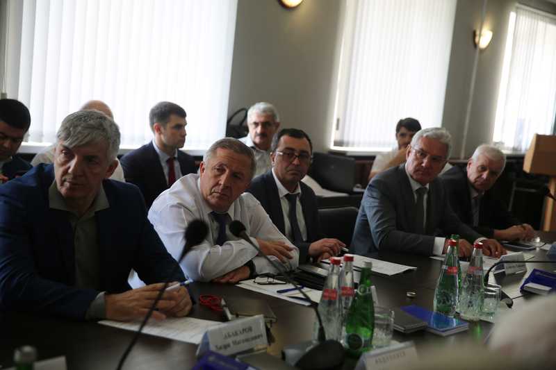 Министр Российской Федерации по делам Северного Кавказа и премьер-министр Дагестана побывали на заводе «Дагдизель»