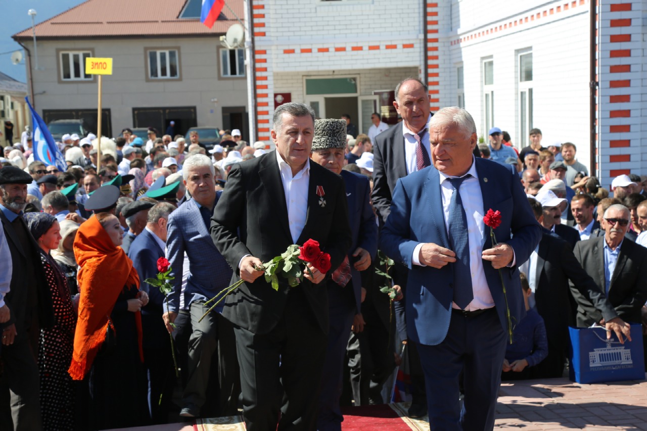 Абдулмуслим Абдулмуслимов принял участие в праздновании 90-летия Ботлихского района и 20-летия разгрома международных бандформирований