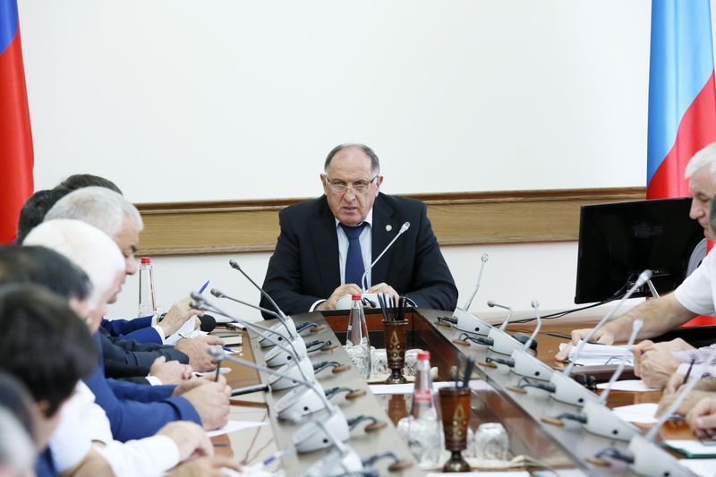 Абдулмуслим Абдулмуслимов призвал активизировать в Дагестане работу в части уборки и организации переработки винограда