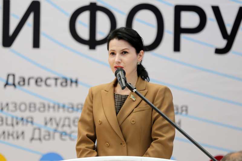 Владимир Иванов приветствовал от имени Главы Дагестана участников VI Международного межрелигиозного молодежного форума