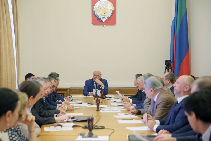 Под руководством Анатолия Карибова рассмотрен проект закона, касающегося квотирования рабочих мест в Дагестане