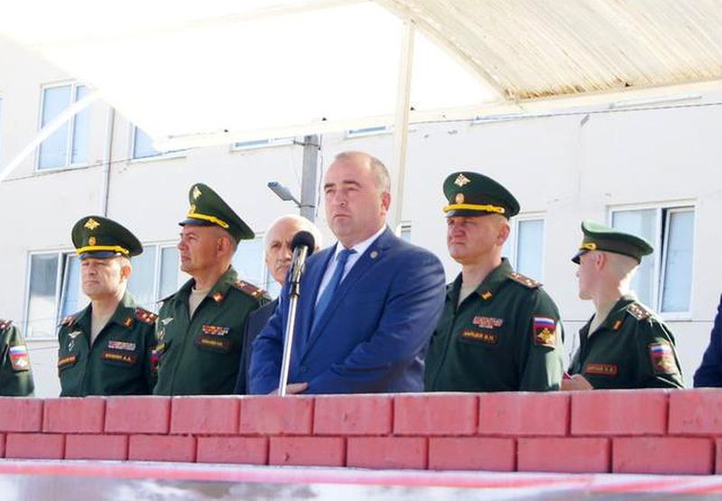 Рамазан Джафаров поздравил батальон военной полиции 136-й мотострелковой бригады с возвращением на родину