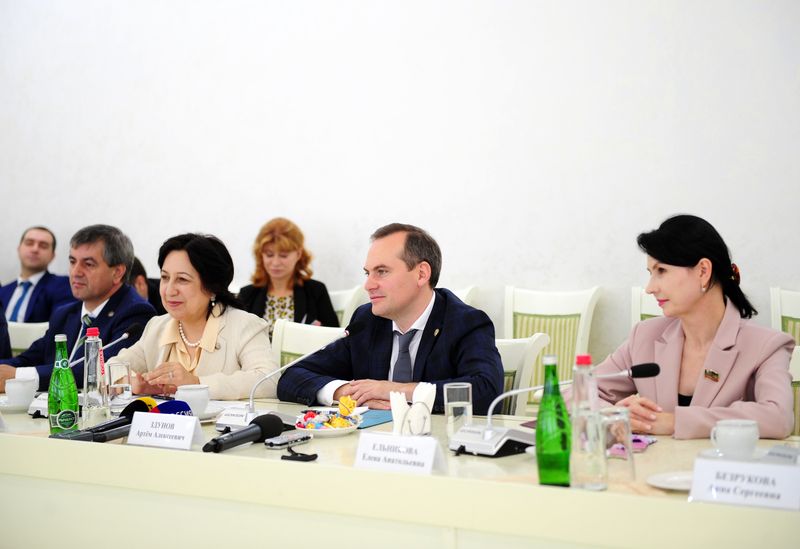Артём Здунов встретился с учителями республики