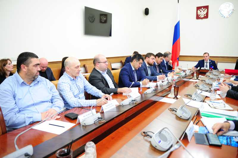 Артём Здунов встретился с представителями бизнес-сообщества
