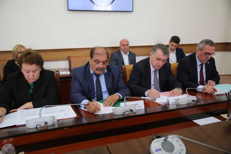 Ситуация с заражением сибирской язвой и тема санитарного состояния г.Хасавюрт обсуждены на правительственной комиссии
