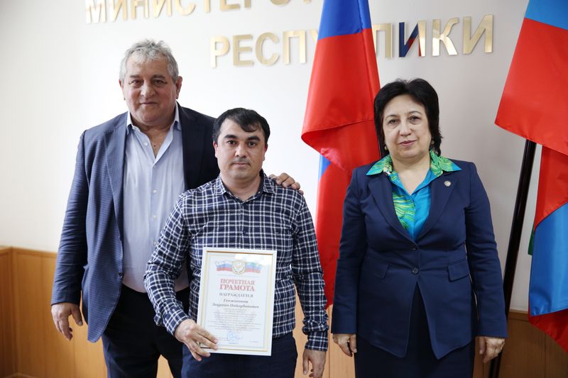 Уммупазиль Омарова наградила воспитанников Республиканской детско-юношеской спортивной школы