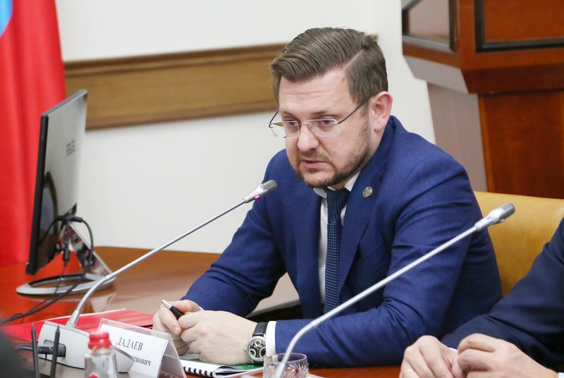 Артём Здунов обсудил с руководством платёжной системы «Мир» вопросы развития безналичных платежей в Дагестане