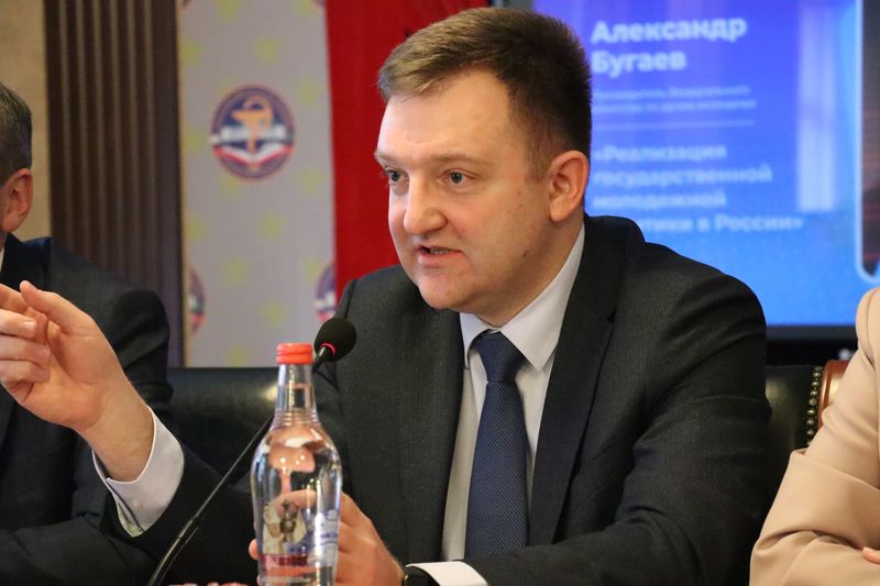 Артём Здунов и Александр Бугаев встретились с молодежью Дагестана в рамках проекта «Диалог на равных»