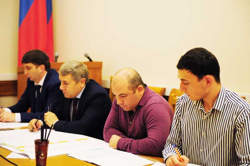 Обсуждено эффективное использование земель республиканской собственности в Кизлярском и Тарумовском районах