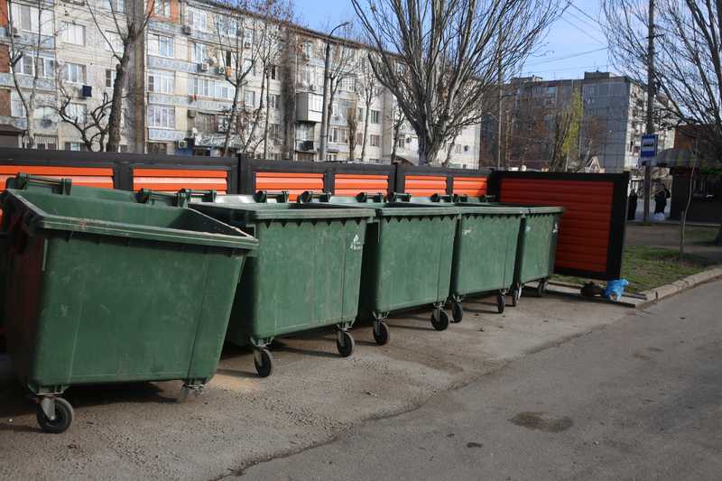 В новогодние каникулы Артём Здунов проинспектировал столицу Дагестана на предмет своевременной уборки ТКО