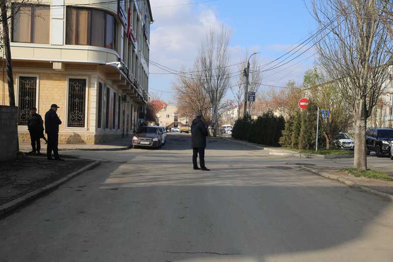 В новогодние каникулы Артём Здунов проинспектировал столицу Дагестана на предмет своевременной уборки ТКО