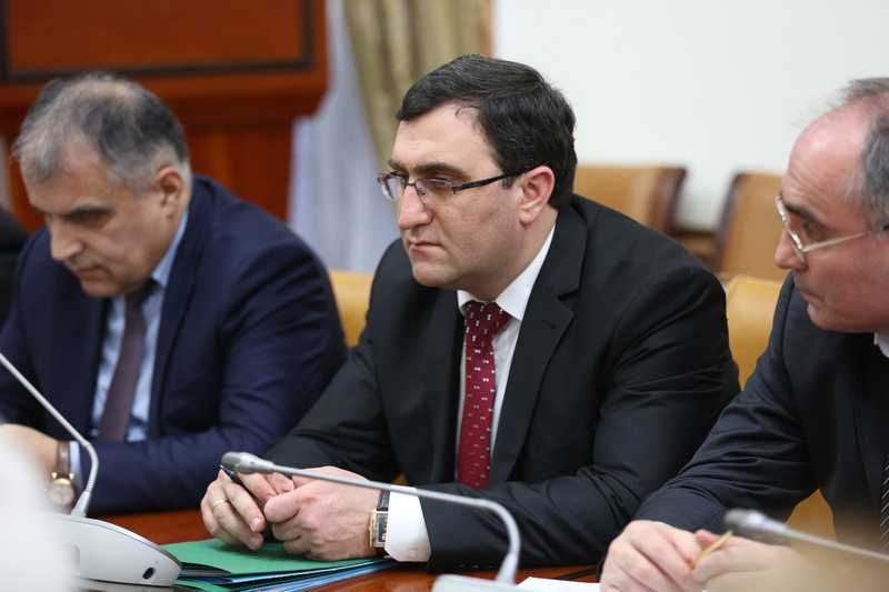 Под руководством Уммупазиль Омаровой обсуждена реализация нацпроекта «Образование»