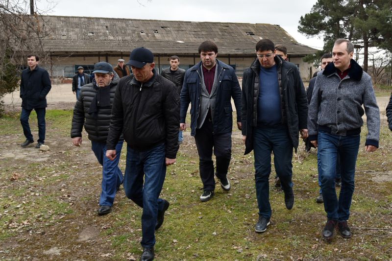 Артём Здунов осмотрел территорию завода ГУП «Геджухский» и Воронцовские подвалы
