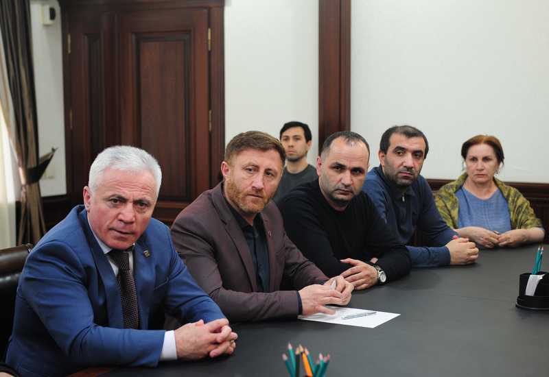 Владимир Иванов представил врио главы города Дагестанские Огни