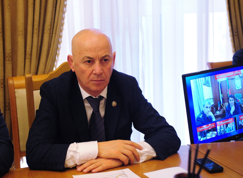 В Правительстве Дагестана обсудили реализацию пилотного проекта «Чистый район»