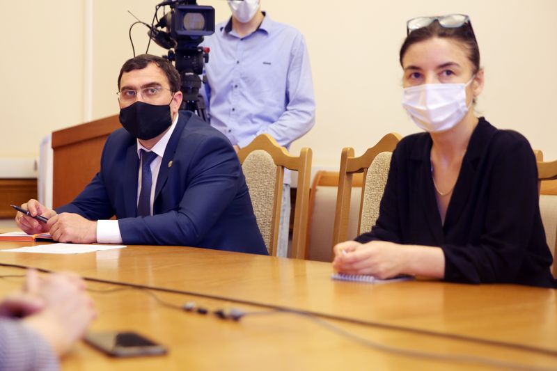 Артём Здунов провел совещание с представителями торговых центров площадью свыше 400 кв.м, а также ассоциациями бизнеса