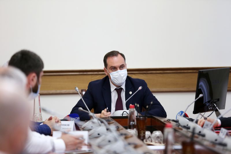 Артём Здунов встретился с представителями непродовольственных рынков
