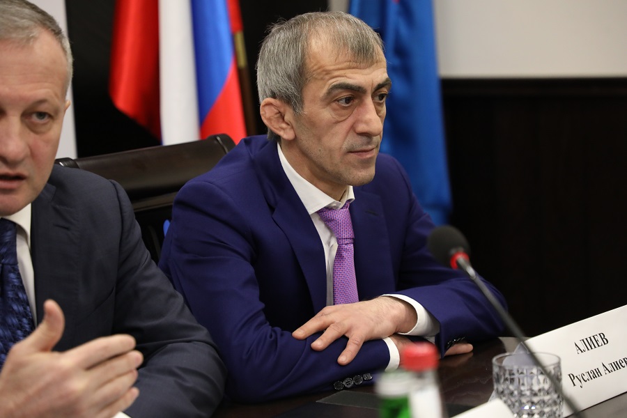 Коллективу Управления Федерального казначейства по Дагестану представили нового руководителя