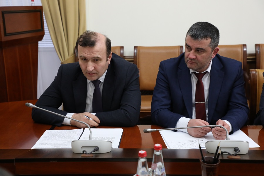 Правительство Дагестана прорабатывает меры по предотвращению проблем в сфере логистики грузоперевозок