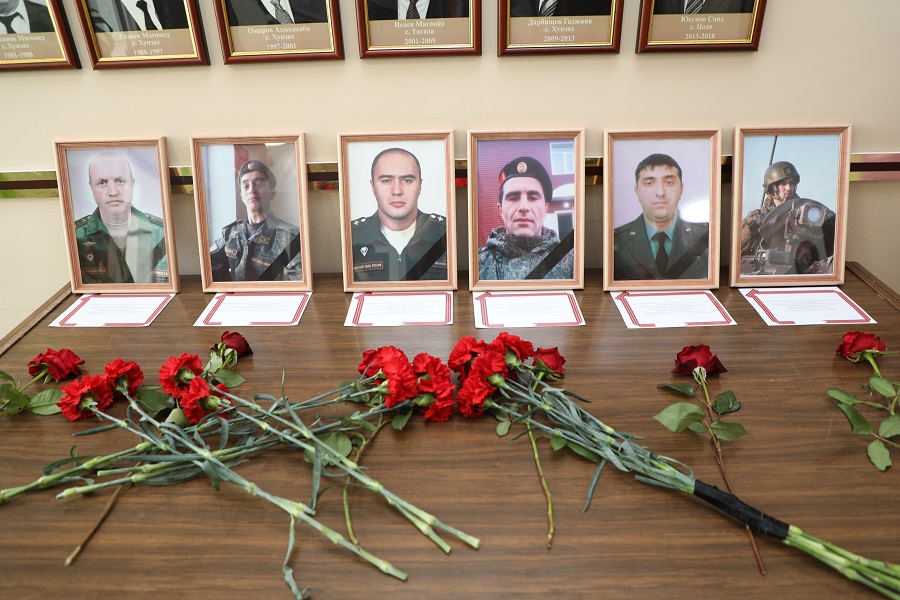 Абдулмуслим Абдулмуслимов  почтил память уроженцев Хунзахского района, погибших в ходе СВО на Украине