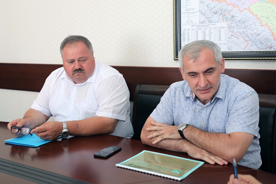 Нариман Абдулмуталибов встретился с руководством Дагестанского института повышения квалификации