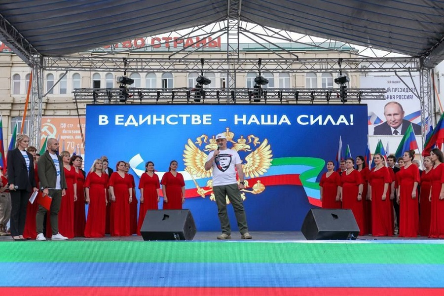 Более 30 тыс. человек приняли участие в акции-концерте в поддержку курса Президента РФ  в Махачкале
