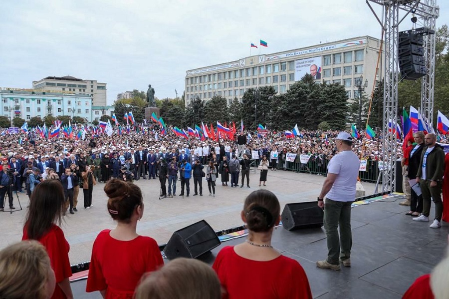 Более 30 тыс. человек приняли участие в акции-концерте в поддержку курса Президента РФ  в Махачкале