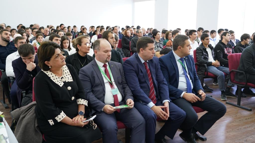 В Сулейман-Стальском районе проводится работа по популяризации аграрных профессий