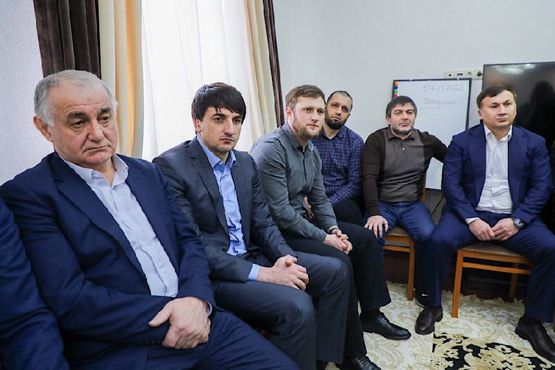 Абдулмуслим Абдулмуслимов представил Магомед-Гаджи Айдиева в качестве начальника Управления Правительства РД по вопросам переселения