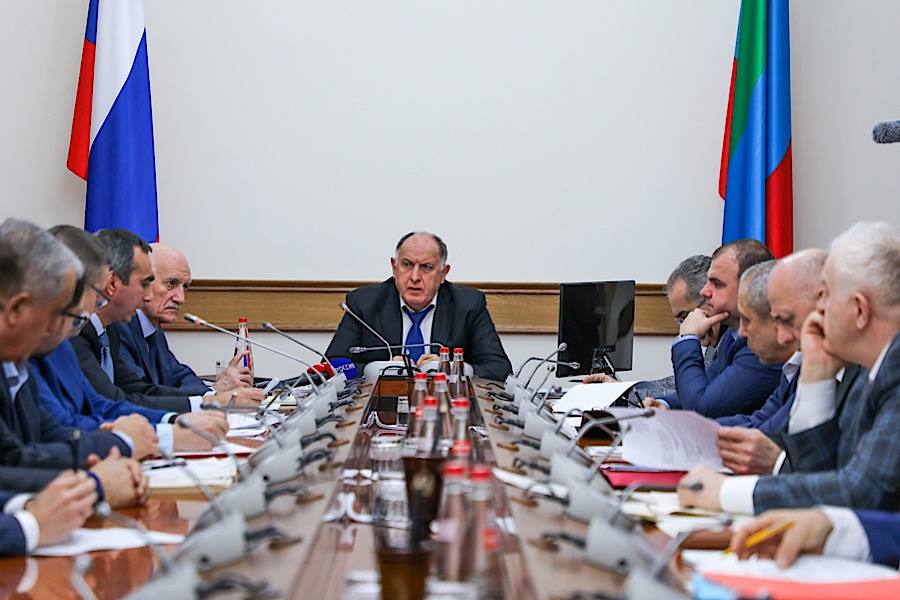 Меры по противодействию правонарушениям в сфере добычи полезных ископаемых обсудили в Правительстве Дагестана