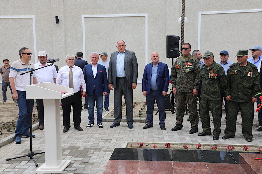 Абдулмуслим Абдулмуслимов открыл памятные доски погибшим на СВО жителям Ахвахского района