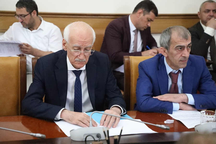 Власти Дагестана окажут помощь жителям, чье имущество пострадало в результате ливневых дождей и града