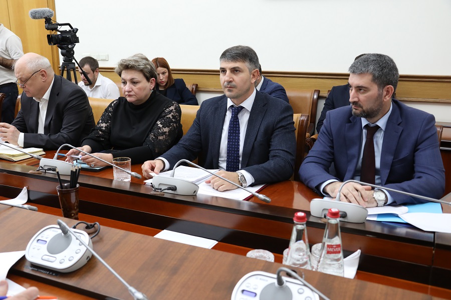 Первые итоги подготовки объектов ЖКХ Дагестана к зиме обсудили на заседании Республиканского штаба