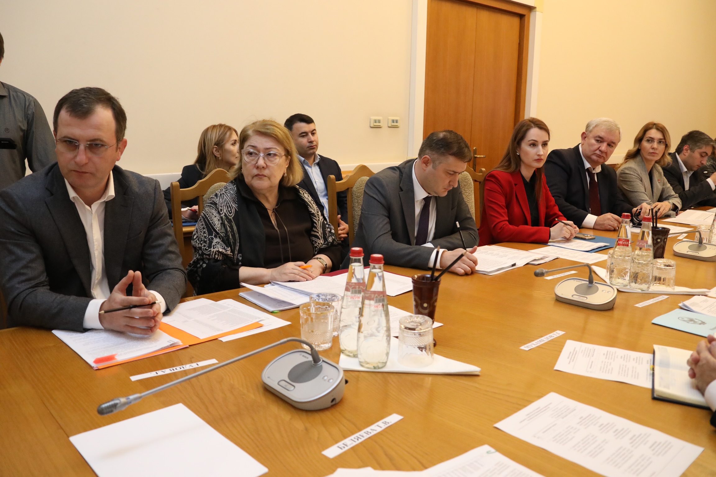 Реализацию программ в сфере здравоохранения обсудили в Правительстве Дагестана