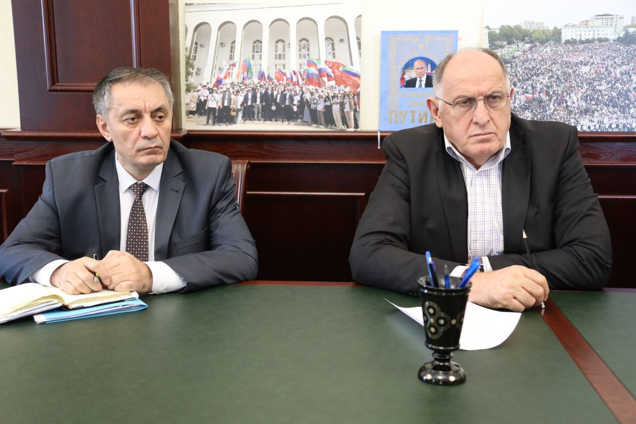 Абдулмуслим Абдулмуслимов провёл встречу с руководителем Социального фонда по Дагестану Магомедом Исаевым