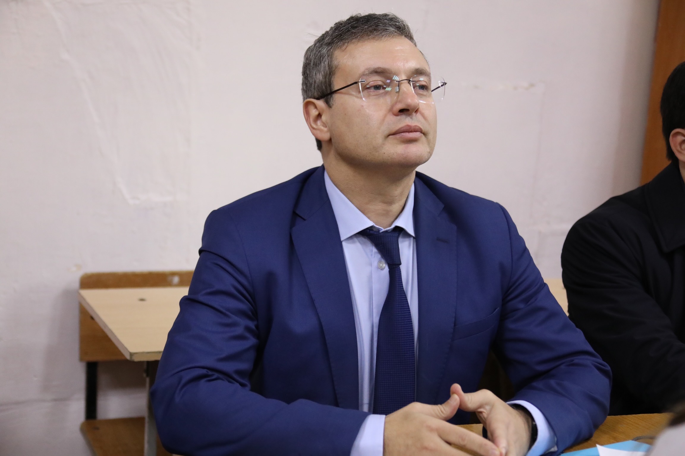 Манвел Мажонц в рамках проекта «Разговоры о важном» провел открытый урок со школьниками