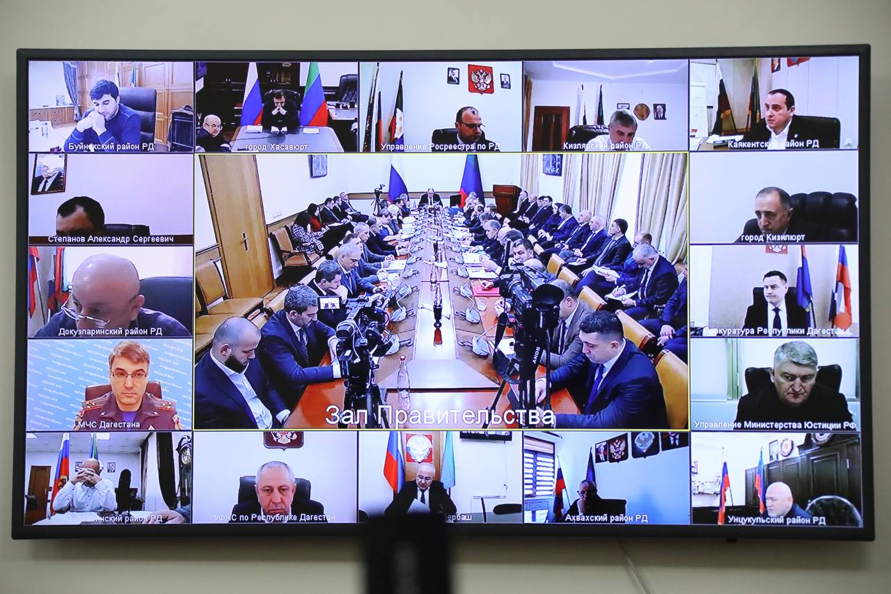 Абдулмуслим Абдулмуслимов провёл еженедельное заседание Оперативного штаба