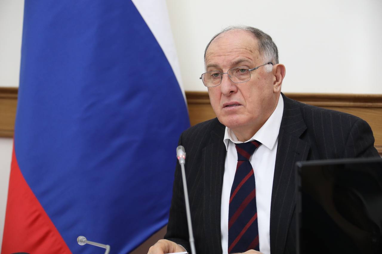 Абдулмуслим Абдулмуслимов провёл еженедельное заседание Оперативного штаба