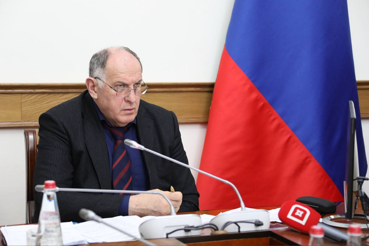 На химобработку сельхозугодий от саранчи в Дагестане направят 15 млн рублей
