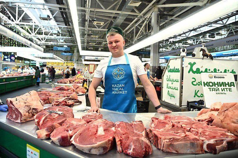 Абдулмуслим Абдулмуслимов и Рустам Минниханов участвуют в открытии международной халяль-ярмарки в Казани
