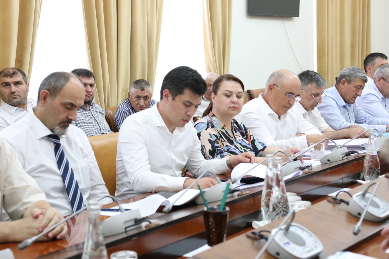 Премьер Дагестана оценил эффективность рабочей группы по развитию трёх высокогорных районов республики