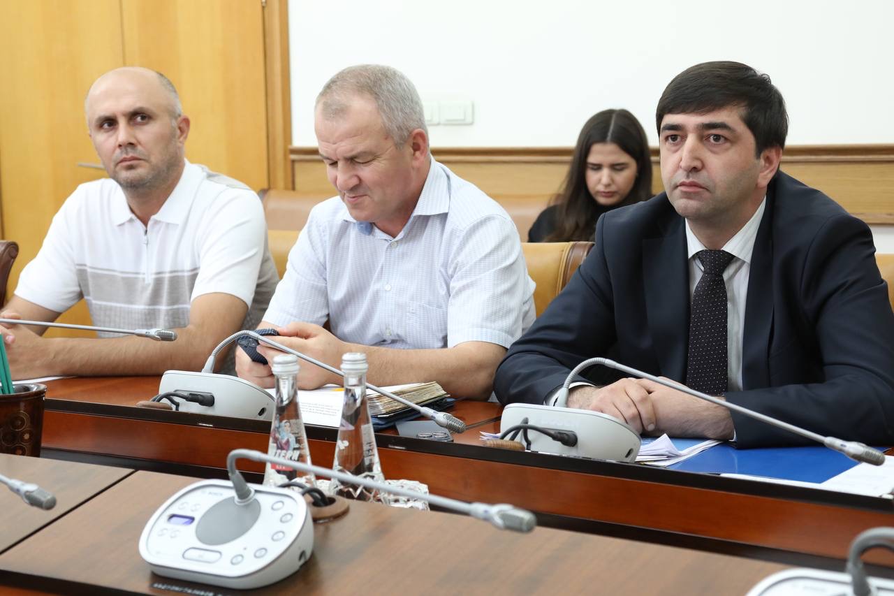 Премьер Дагестана поручил провести проверку работы всех УК региона