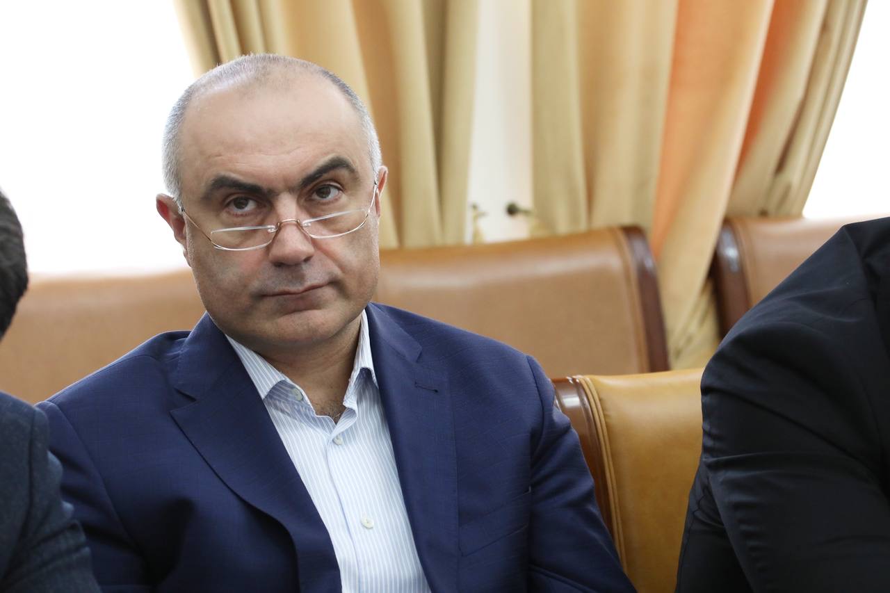 Премьер Дагестана поручил провести проверку работы всех УК региона