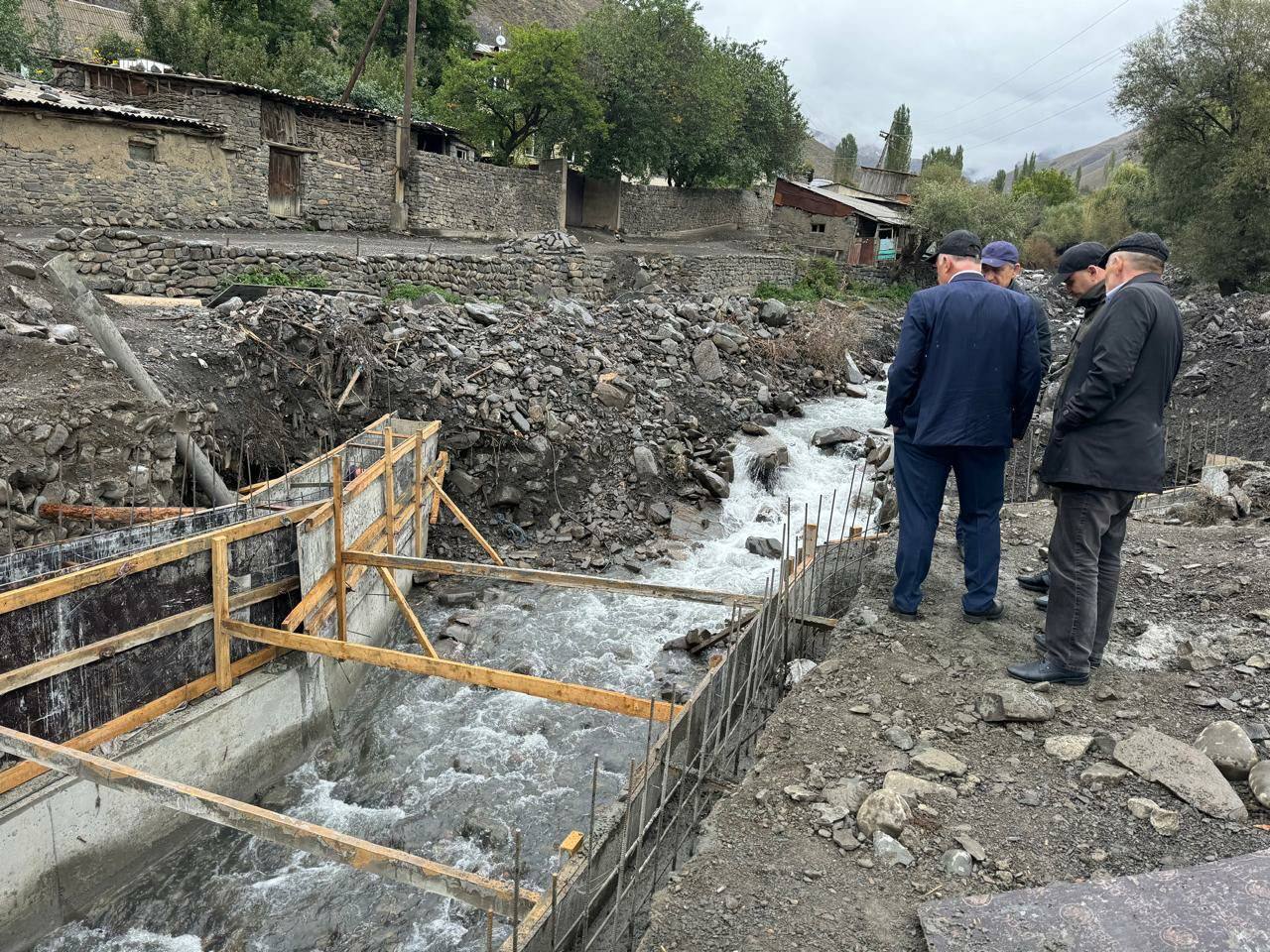 В Рутульском районе продолжаются восстановительные работы поврежденных участков дорог