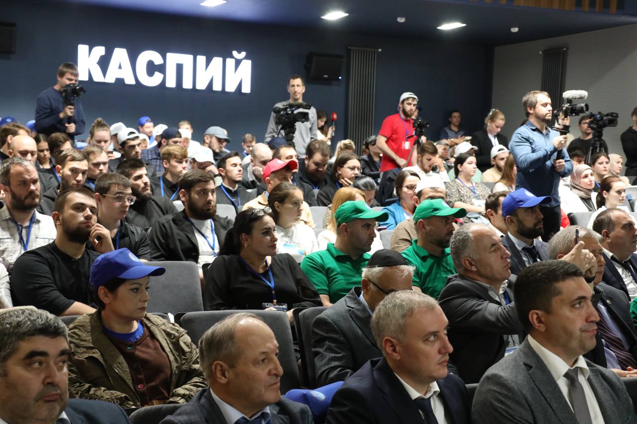 Абдулмуслим Абдулмуслимов дал старт XI Международному межрелигиозному молодежному форуму в Дагестане