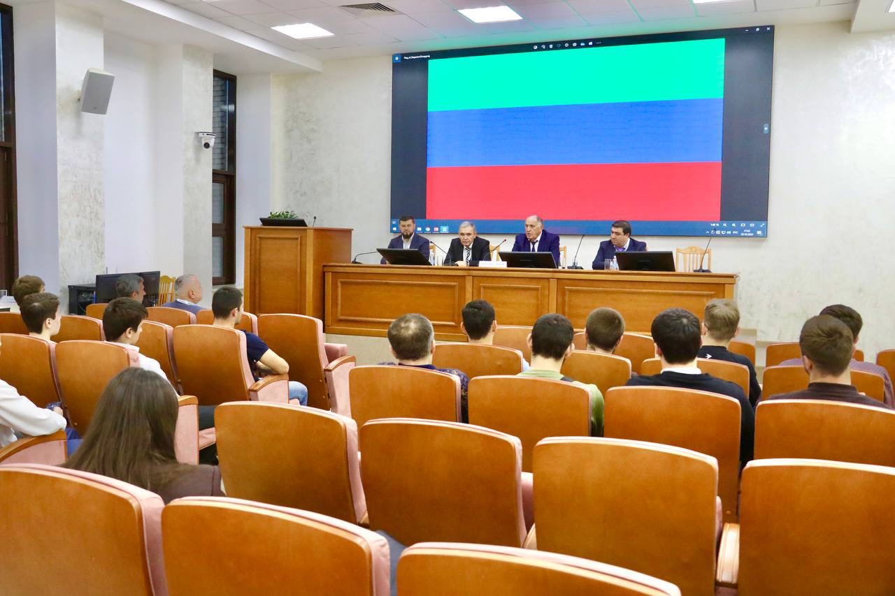 Абдулмуслим Абдулмуслимов встретился с дагестанцами-студентами московского аграрного университета