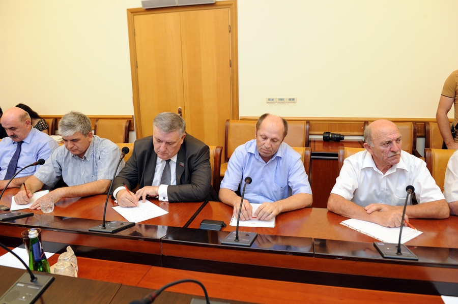 В правительстве обсуждены вопросы развития животноводства