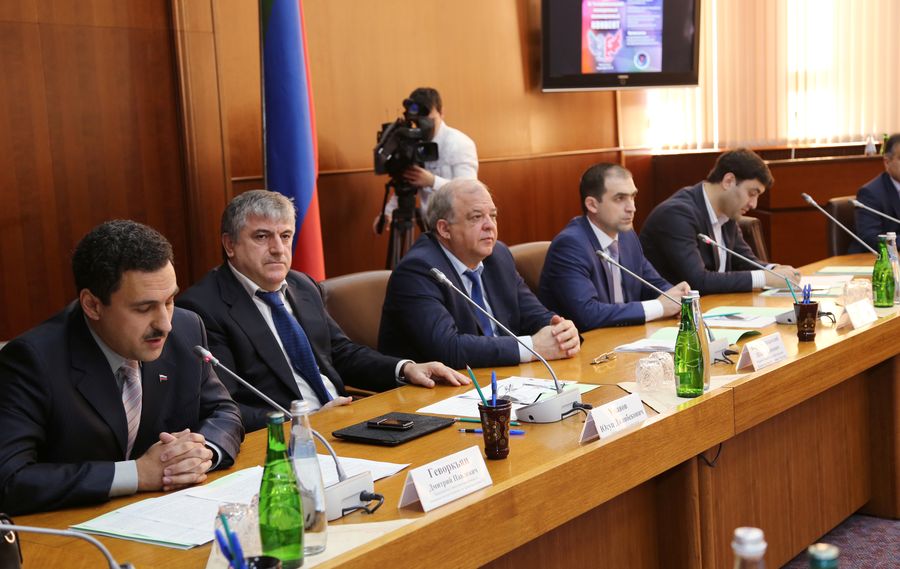 А. Карибов: «Молодежь не раз доказывала, что способна мыслить масштабно»